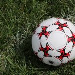 Athletico-PR vence o Cuiabá fora de casa em partida marcada por gol contra e decisões do VAR